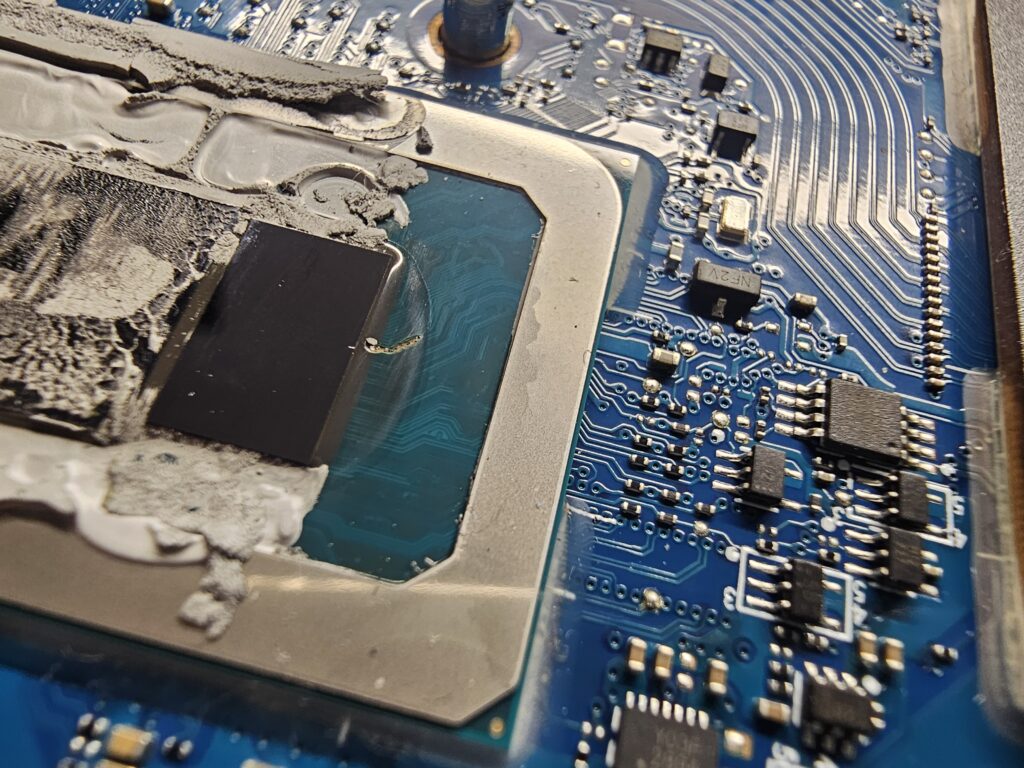 Oprava základnej dosky notebooku, microsoldering – PhoneTech Košice