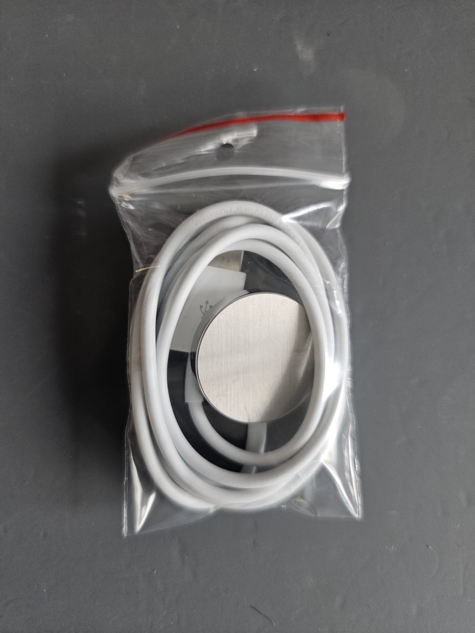 apple watch – originál nabíjací kábel usb a (nerezový) apple watch – originál nabíjací kábel usb a (nerezový)