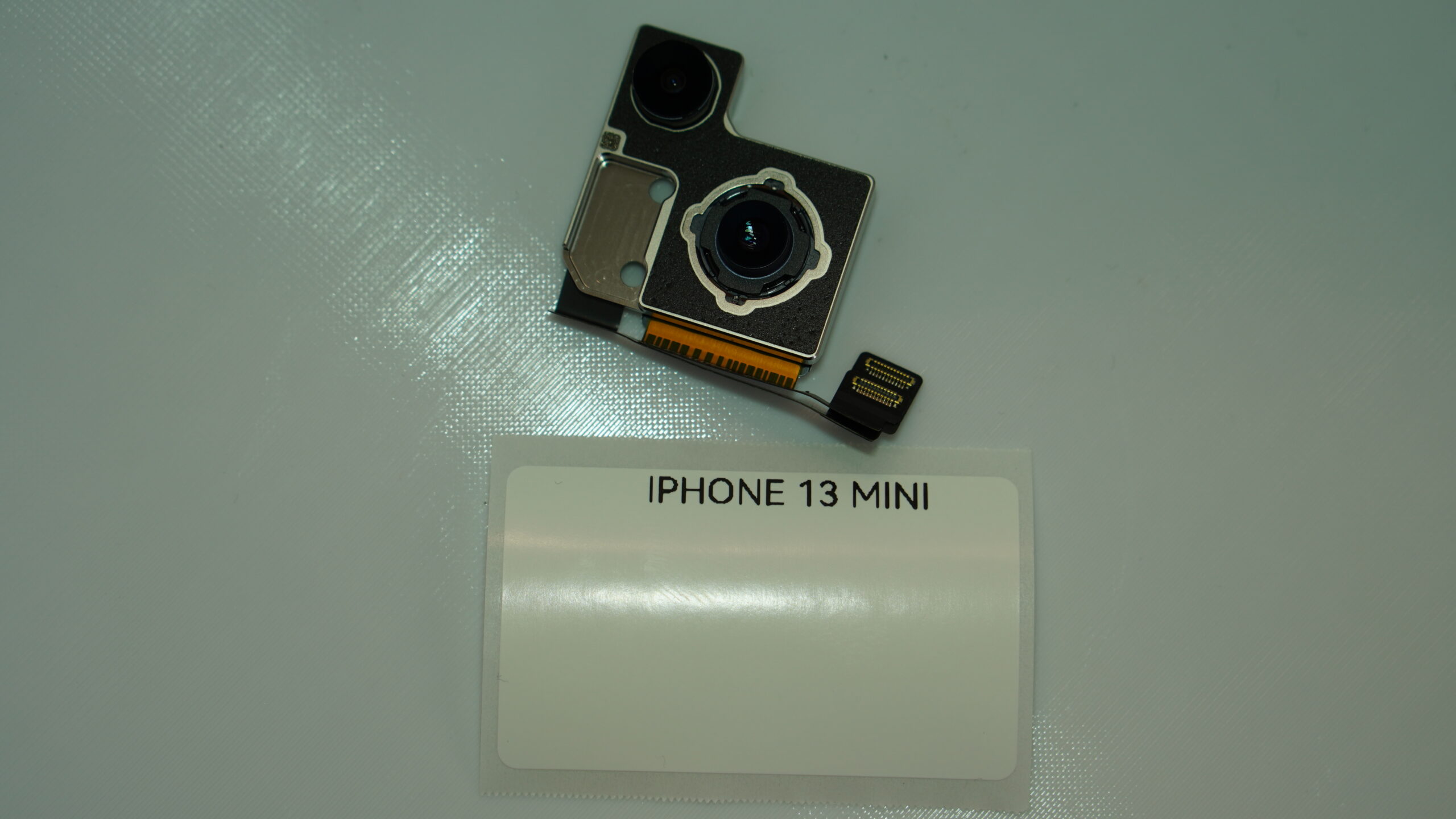 iphone 13 mini – zadná kamera (dual, pulled) iphone 13 mini – zadná kamera (dual, pulled)