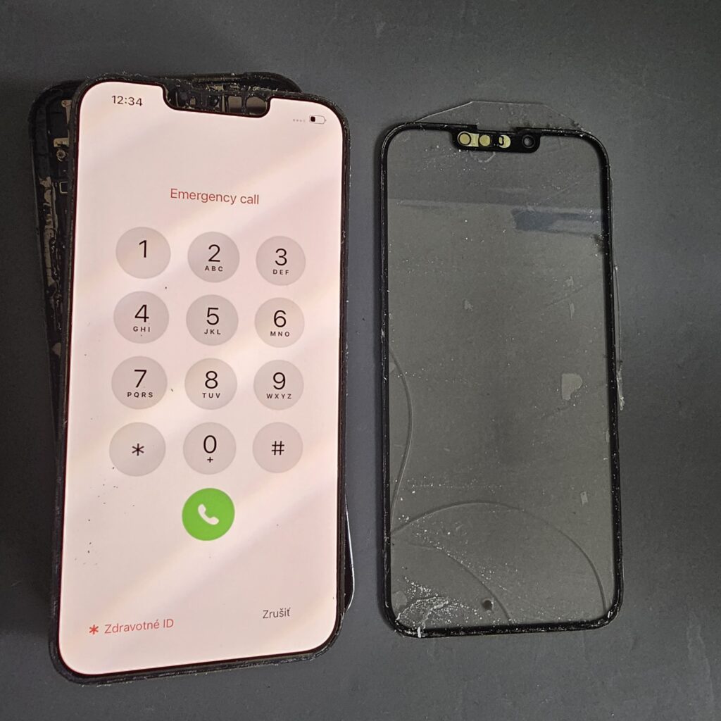 Výmena displeja iPhone v Košiciach: cena, čas a postup Repas displeja iPhone 13 Pro – nové nalaminované sklo a pôvodné rozbité